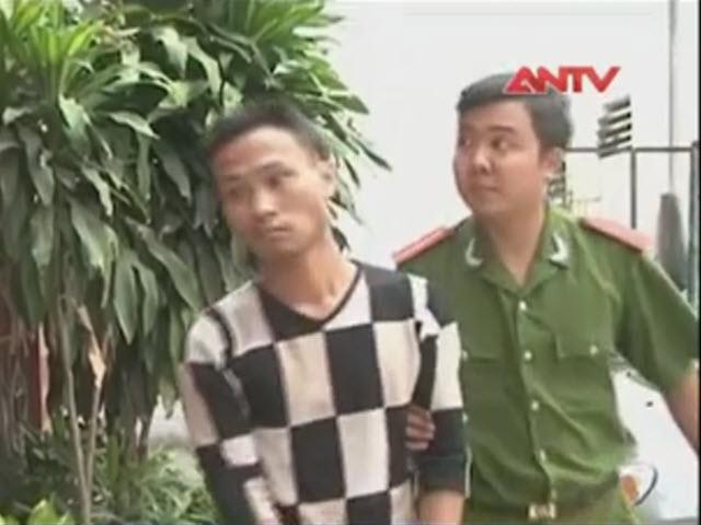 Video An ninh - Hành khách vác dao phay chém tài xế, cướp xe taxi