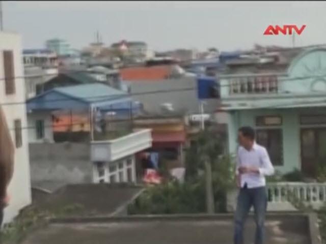 Video An ninh - Tên trộm “ngáo đá”, leo lên nóc bệnh viện đòi tự tử