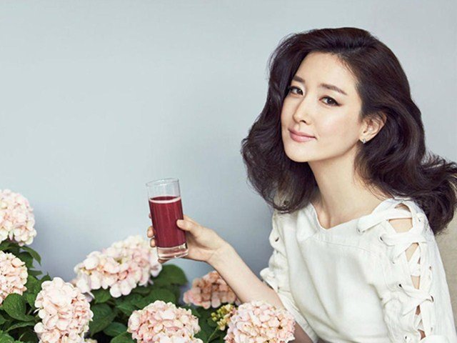 Bí quyết mặc đẹp - Phụ nữ không cần đẹp, chỉ cần khí chất