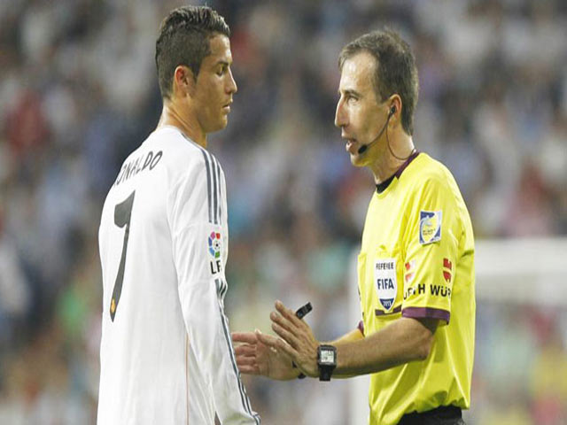 Bóng đá - Tiếng còi "đen" Real-Barca: Khẩu súng lịch sử (P1)