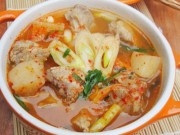 Ẩm thực - Canh kim chi củ cải nấu sườn cay cay nóng hổi