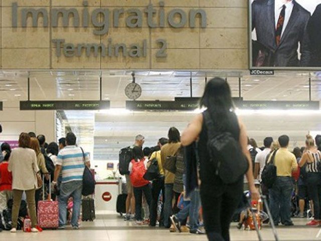 Tin tức trong ngày - Singapore vẫn hạn chế du khách nữ từ Việt Nam