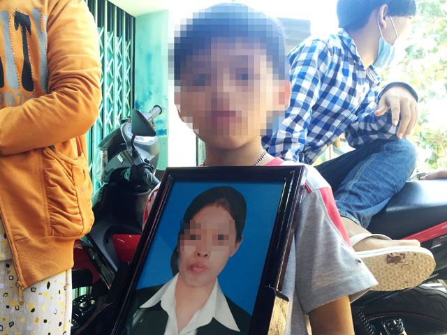 Tin tức trong ngày - Cô gái chết cháy ở nhà hoang: Bé 7 tuổi nức nở gọi mẹ