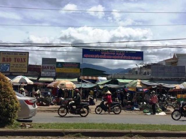 Tin tức trong ngày - Chuyện lạ ở Lâm Đồng: Công chức đi chợ cũ sẽ bị phạt!