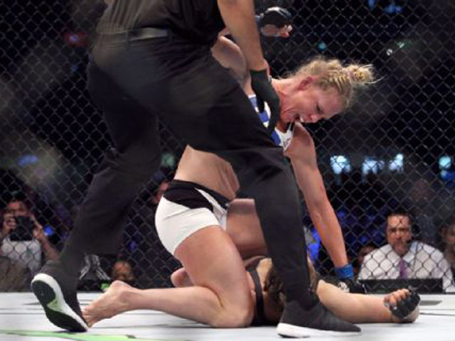 Thể thao - Ronda Rousey - Holly Holm: "Nữ hoàng" trả giá