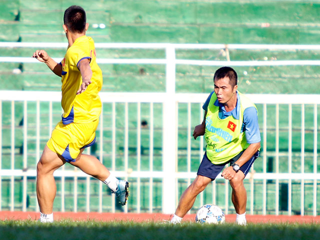 Bóng đá - HLV của U21 Việt Nam xuất chiêu, học trò "tròn mắt"