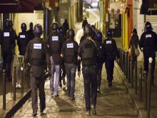 Video cảnh sát cuống khi đấu súng với khủng bố ở Pháp