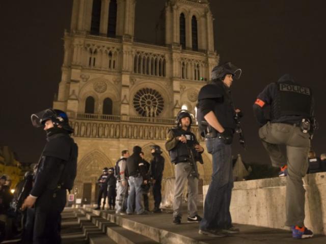 Cảnh sát Pháp bỏ lọt kẻ khủng bố thứ 8 như thế nào?