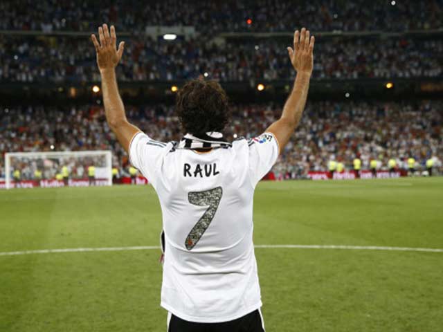 Bóng đá - Raul hạ màn sự nghiệp: "Chúa nhẫn" đăng quang