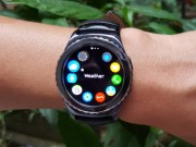 Các sản phẩm khác - Trên tay smartwatch Gear S2 Classic chống nước