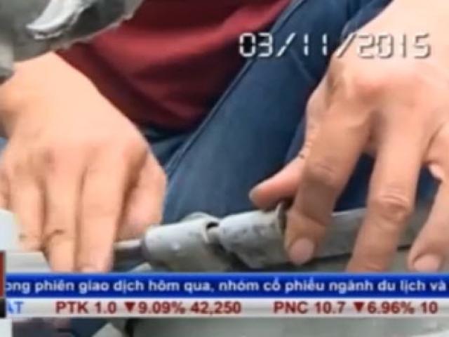 Thị trường - Tiêu dùng - Bản tin tài chính kinh doanh 17/11: Cách gian lận của những xe bồn chở xăng dầu
