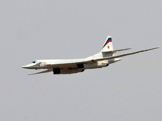 Máy bay ném bom tầm xa Nga lần đầu oanh tạc IS ở Syria