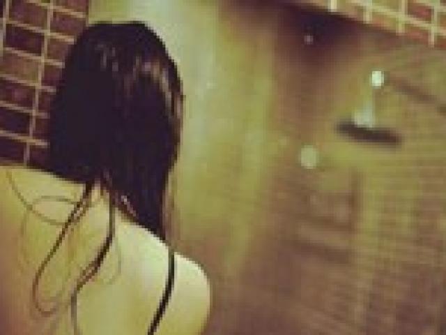 Pháp luật - Dùng clip "nóng" tống tiền bạn gái