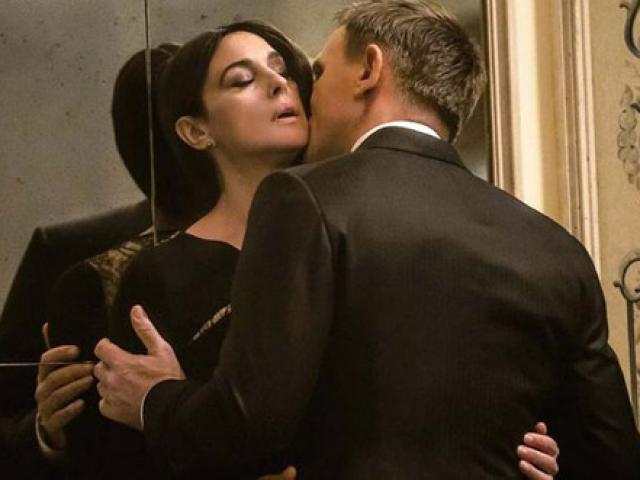 Phim - Ấn Độ cắt hết cảnh nóng trong  "Điệp viên 007"