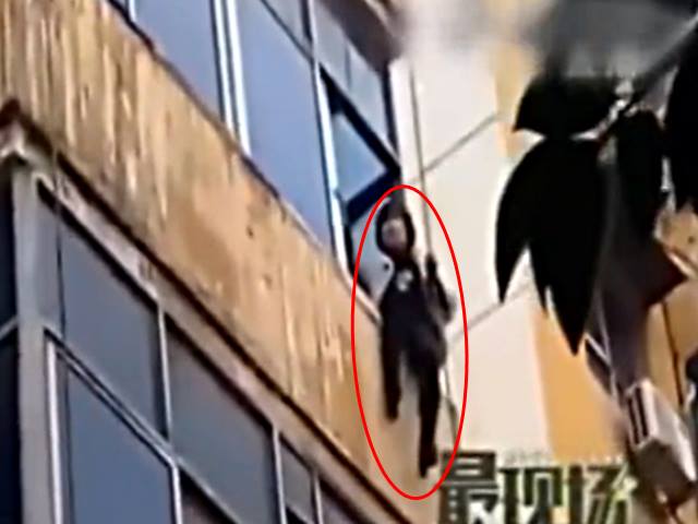 Bạn trẻ - Cuộc sống - Vợ dọa tự tử vì chồng bắt ăn cơm