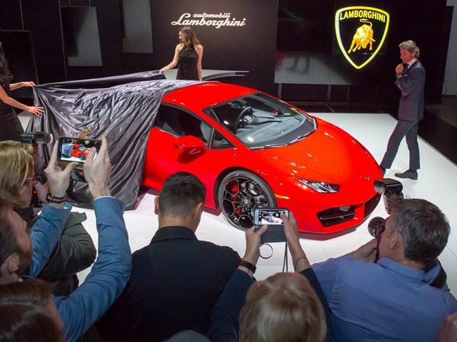 Ô tô - Xe máy - Lamborghini Huracan LP 580-2 vén màn tại LA Auto Show