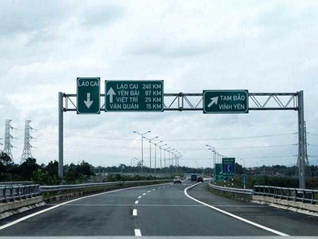 Tin tức trong ngày - "Cấm cửa" 19 ô tô trốn phí trên cao tốc Nội Bài-Lào Cai