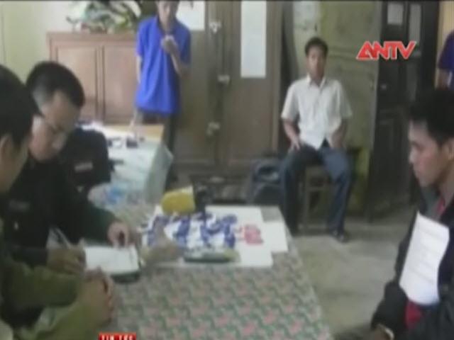 Video An ninh - Bắt đối tượng người Lào “tuồn” 4.000 viên ma túy vào VN
