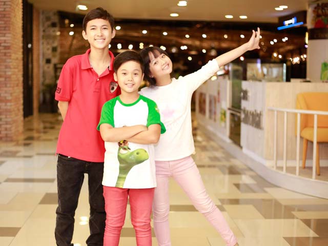 Phim - Bộ ba "Hoa vàng cỏ xanh" nhí nhảnh đi xem phim hoạt hình