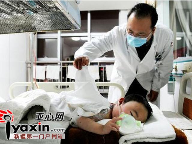Bạn trẻ - Cuộc sống - Cháu trai 2 tuổi ngã vào nồi nước sôi vì bà nội sơ suất