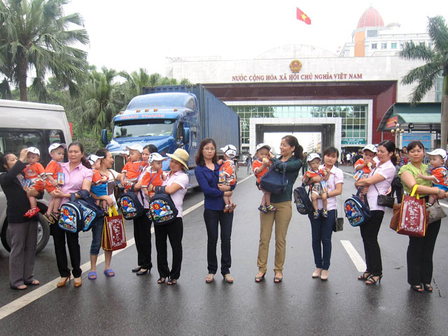 Tin tức trong ngày - Gỡ thông tin không chính xác về 12 bé bị bắt cóc
