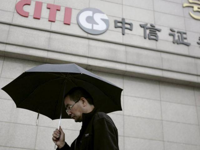 Tài chính - Bất động sản - Chứng khoán Trung Quốc giảm sốc sau hung tin kép