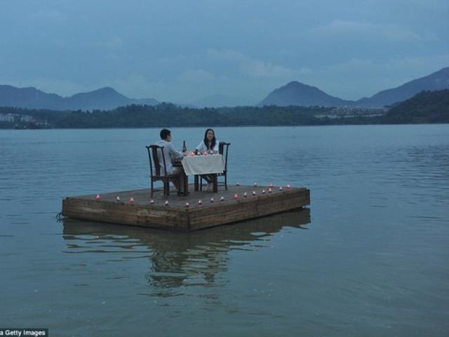 Du lịch - Độc đáo nhà hàng “giam” khách ở Trung Quốc