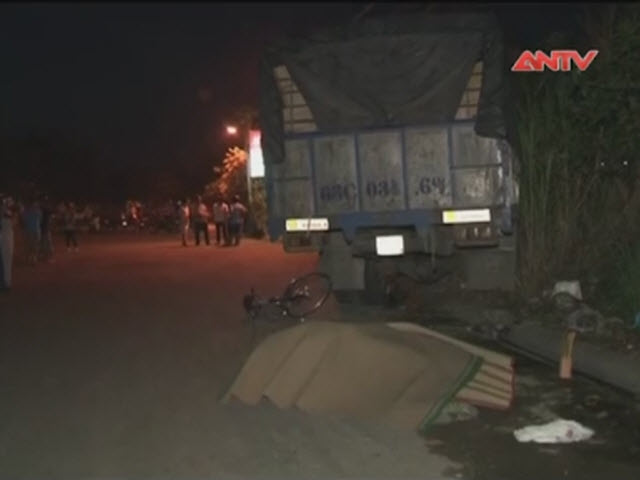 Video An ninh - Clip: Xe tập lái đâm loạn xạ, một học sinh tử vong