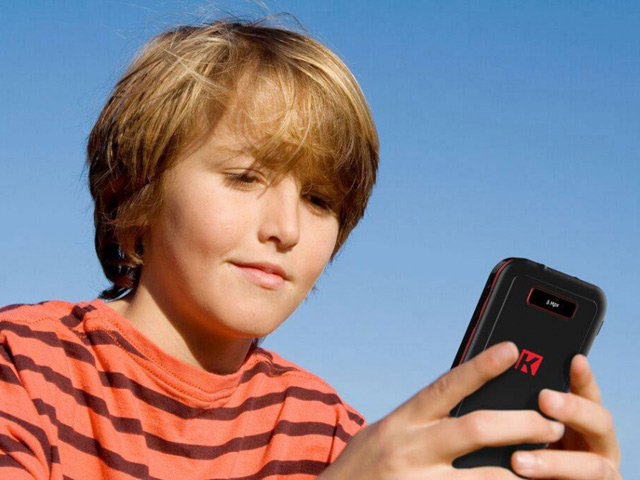 Dế sắp ra lò - Top 5 điện thoại an toàn cho trẻ em