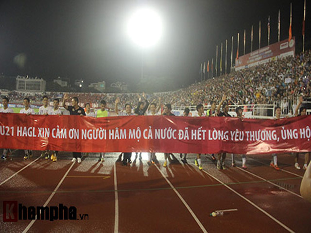 Bóng đá - Công Phượng, U21 HAGL tri ân khán giả, nhận thưởng lớn