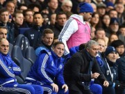 Bóng đá - Không được đá, Costa nổi điên ném áo vào Mourinho