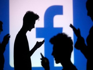 Công nghệ thông tin - Facebook và những trò lố đố ai tránh khỏi