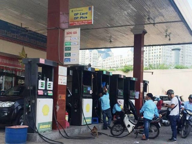 Thị trường - Tiêu dùng - Xăng E5 bị "ghẻ lạnh" vì "rẻ cho có"