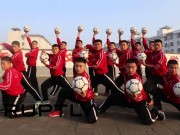 Thể thao - Xem đội bóng Thiếu Lâm đá bóng bằng kung-fu