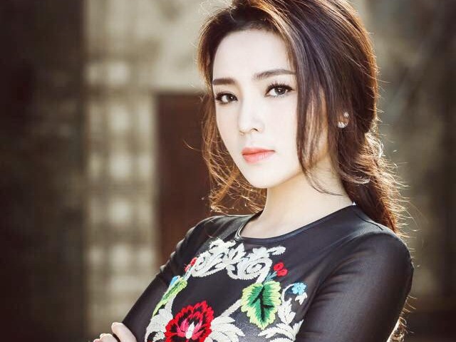 Bí quyết mặc đẹp - Mẹ sẽ nâng váy cho con suốt đời mẹ nhé!