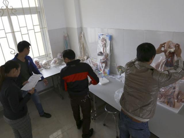 Giáo dục - du học - Kiểm tra việc tuyển sinh y dược của ĐH Kinh doanh và Công nghệ