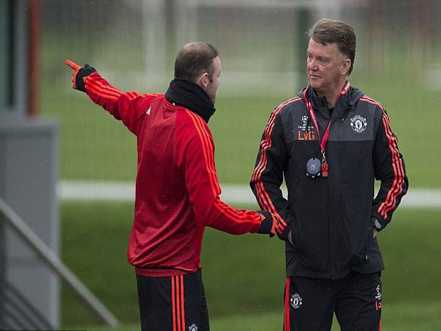 Bóng đá - SAO MU ngán ngẩm cảnh "ăn tập thể, ngủ cùng giờ"