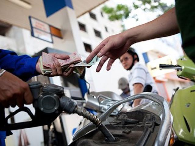 Tin tức trong ngày - Giá xăng giảm thêm 250 đồng/lít từ 15h ngày 3.12