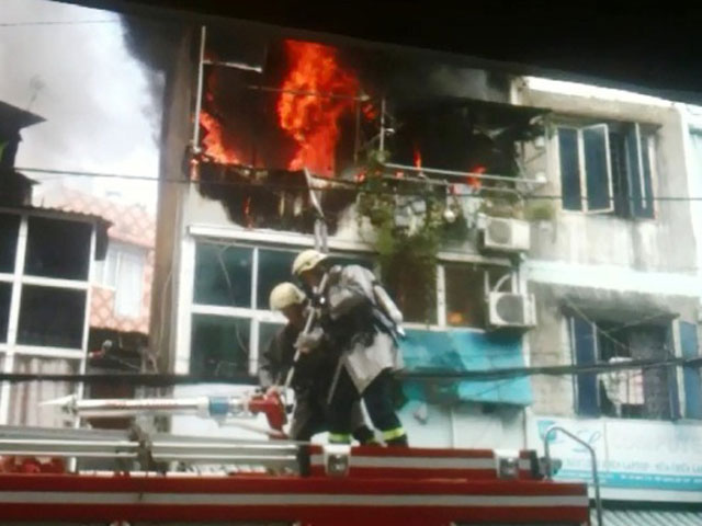 Tin tức trong ngày - Căn nhà gần ga Sài Gòn rực lửa sau tiếng nổ lớn