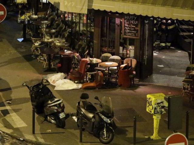 Pháp: Quán bar bị khủng bố tấn công mở cửa hôm nay