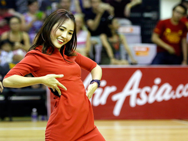 Thể thao - Người đẹp Thái Lan "đốt nóng" sân bóng rổ Việt Nam