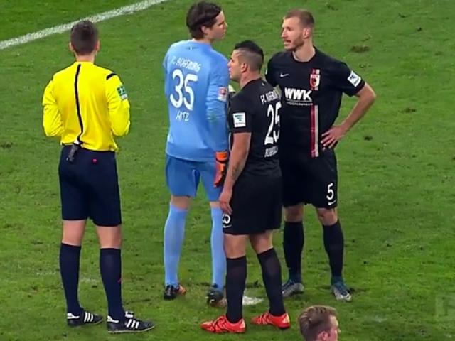 Bóng đá - Thủ môn dùng "mưu hèn kế bẩn" cản phá 11m