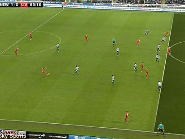 Bóng đá - Trọng tài sai lầm, Liverpool mất "siêu phẩm của năm"