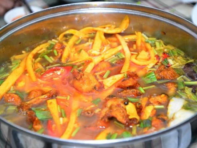 Ẩm thực - Ngon mê lẩu ếch măng chua