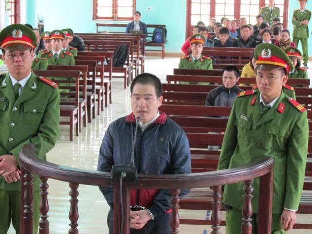 Pháp luật - Trùm ma túy Tàng Keangnam "bật" lại tòa khi bị vặn hỏi