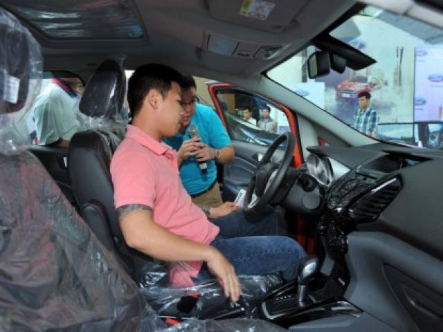 Thị trường - Tiêu dùng - Người Việt mua ô tô tăng cao"chóng mặt"