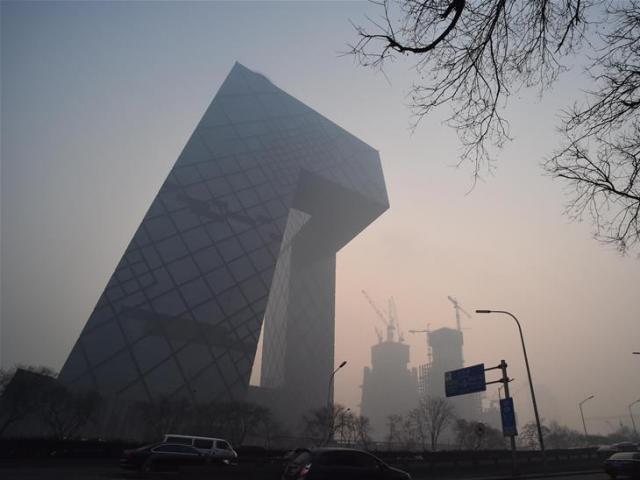 Thế giới - Ảnh chế: Nắm tay nhau đi giữa Bắc Kinh mà không thấy mặt