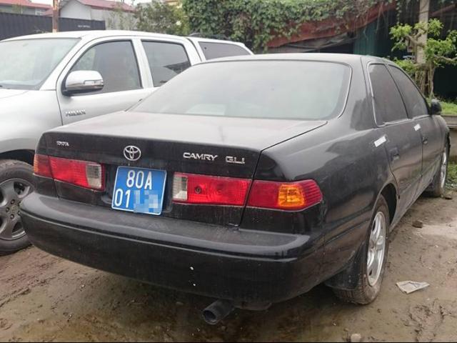 Pháp luật - Đi ô tô biển 80A rởm, tài xế viện lý do... quên giấy tờ