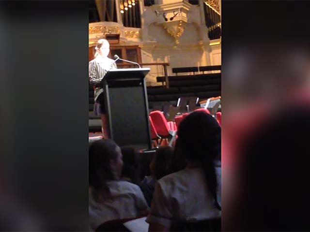 Bạn trẻ - Cuộc sống - Bài phát biểu của sinh viên khiến phụ huynh hoảng hốt