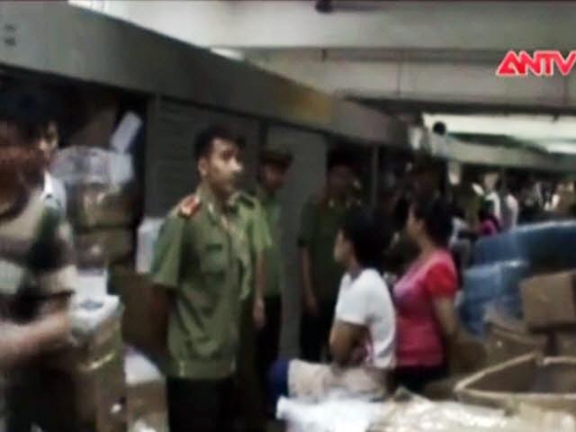 Thị trường - Tiêu dùng - Quảng Ninh: Bắt 5 tấn mỹ phẩm lậu của gian thương TQ